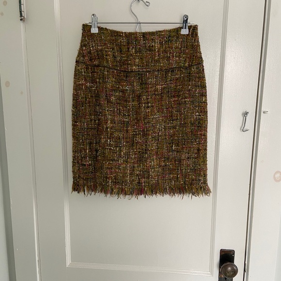 Beautiful Suit Jacket & matching Skirt - Picture 4 of 5